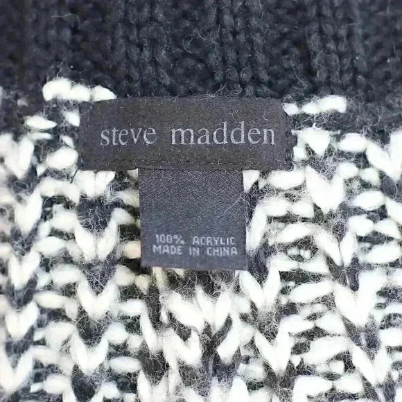 Steve Madden chunky knit Aztec style high/button neck fringe poncho sweater cape - Picture 9 of 10